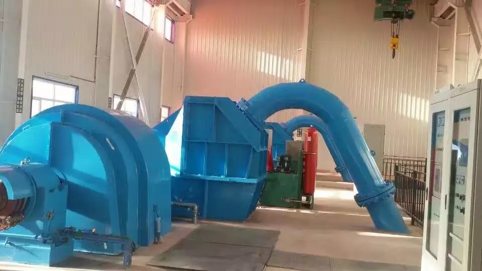 100-1000A номинальный ток с охлажденным воздухом / нефтью литым железом / нержавеющей сталью генератор турбины типа Пелтона