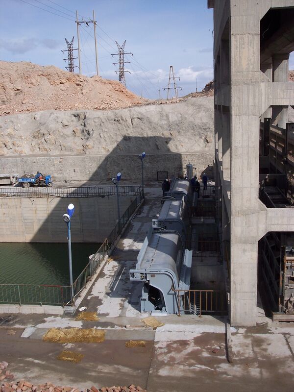 Машина для очистки промышленных решеток с мощностью 0,40-1000 кВт и толщиной 4,5 - 16 мм для эффективного удаления мусора