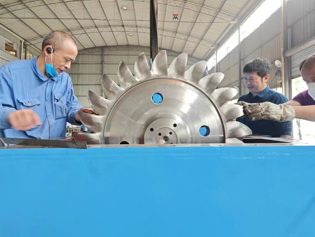 ISO 9001 Сертифицированный гидротурбинный пусковой механизм с конфигурацией от 3 до 10 лопастей для 92% эффективности в производстве гидроэнергии