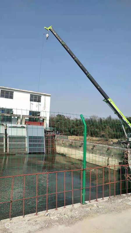 Моторная машина для очистки мусорохранилищ толщиной от 4,5 до 16 мм и скоростью 150-1000 оборотов в минуту для удаления промышленных мусора