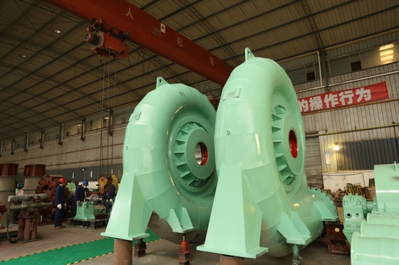 Скоростной безстылочный генератор водяной турбины 50Hz/60Hz 220V-690V Вертикальная/горизонтальная установка